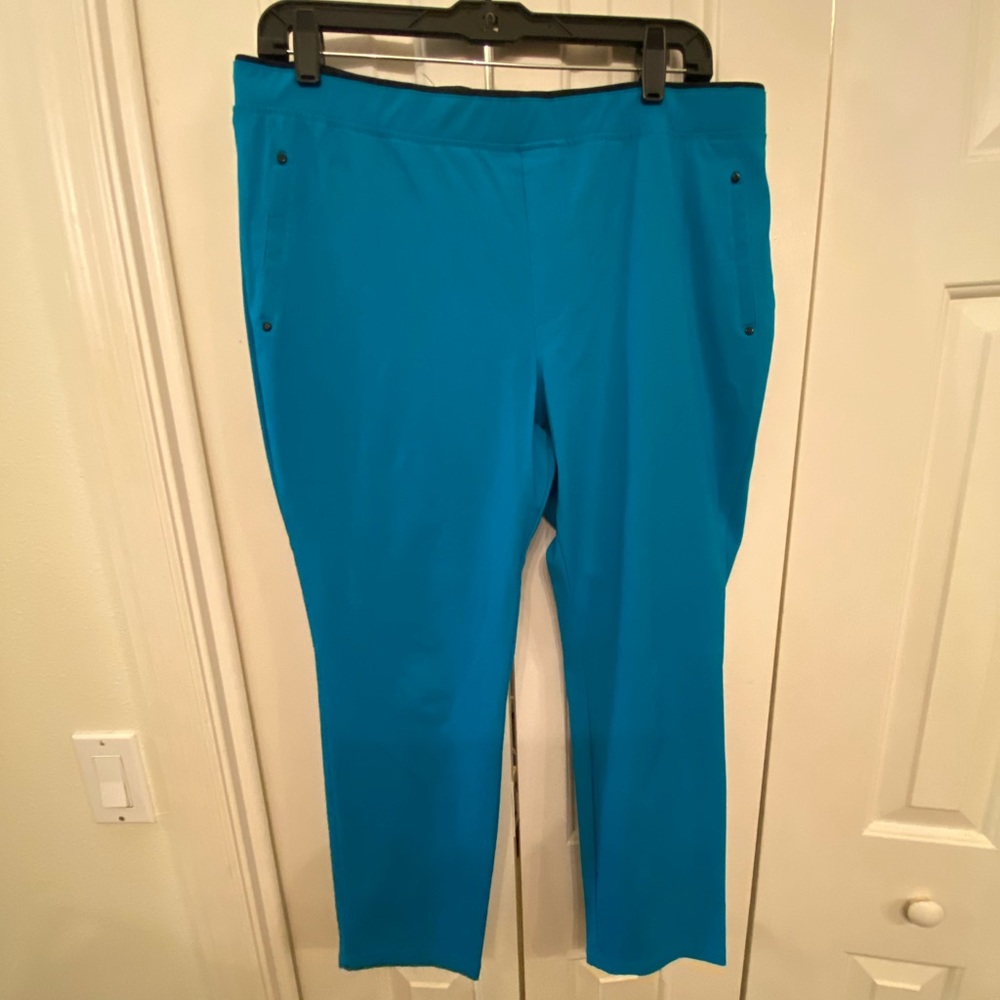 Hue Capris